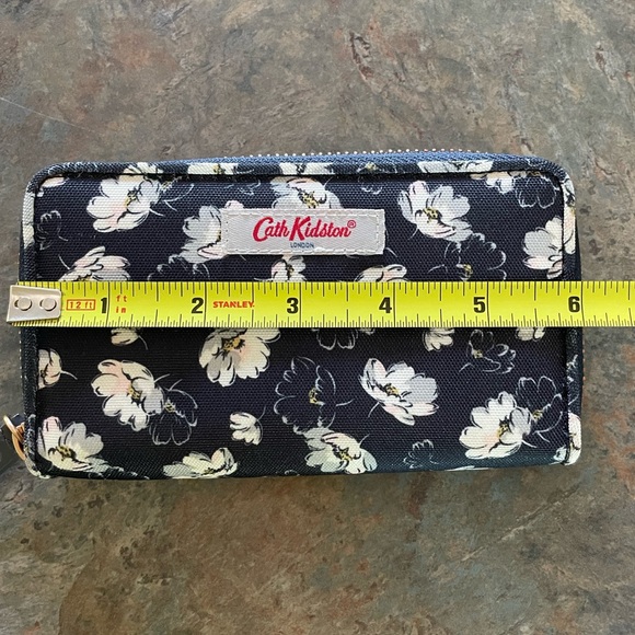 Cath Kidston Floral Zippered Fabric Wallet - Picture 8 of 8